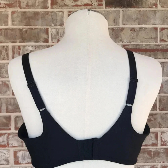 Vanity Fair Radiant Black Underwire Smoothing Bra - Picture 6 of 7